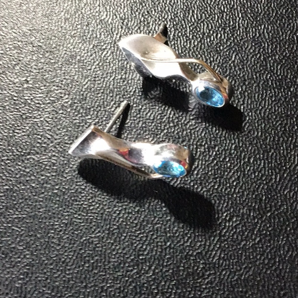 Jewelry - Picture 3 of 3